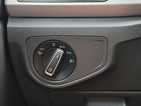 Used 2022 Volkswagen Atlas SE FWD image 24