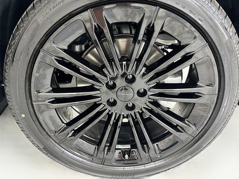 New 2026 Land Rover Range Rover Long Wheelbase SE AWD/4WD image 30