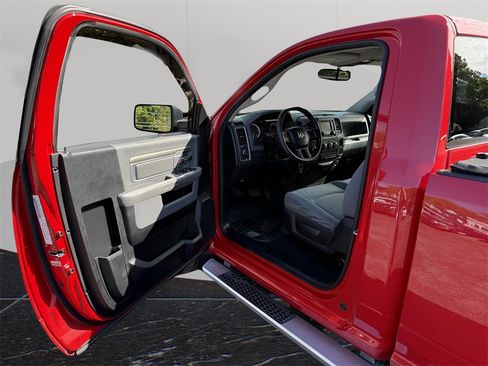 Used 2014 RAM 1500 Express image 9