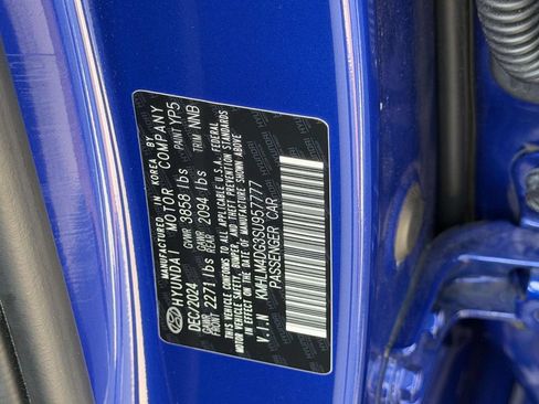 Certified 2025 Hyundai Elantra Sport FWD image 19