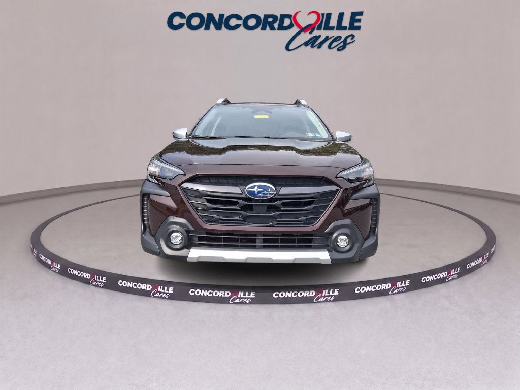 Used 2025 Subaru Outback Touring AWD/4WD image 3