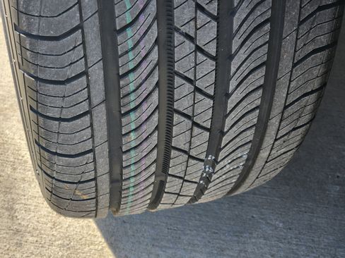 Used 2021 Toyota Avalon Limited image 15