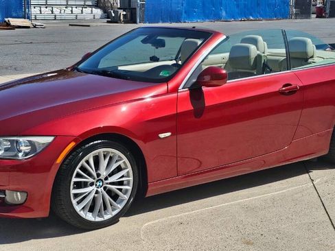 Used 2011 BMW 335i Convertible image 7