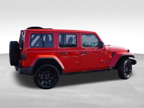 Certified 2025 Jeep Wrangler Unlimited Sahara w/ Safety Group image 5
