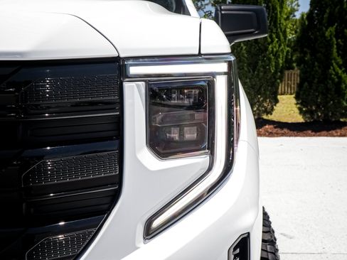 Used 2024 GMC Sierra 1500 Elevation AWD/4WD image 6