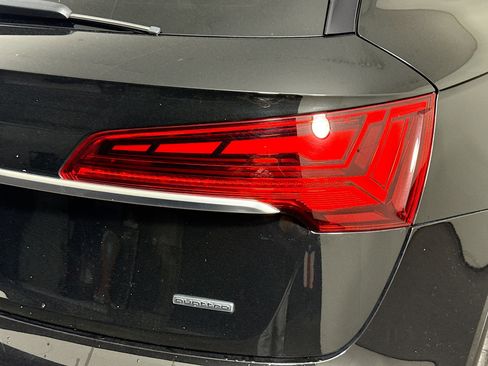 Used 2021 Audi Q5 Prestige w/ Prestige Package image 34