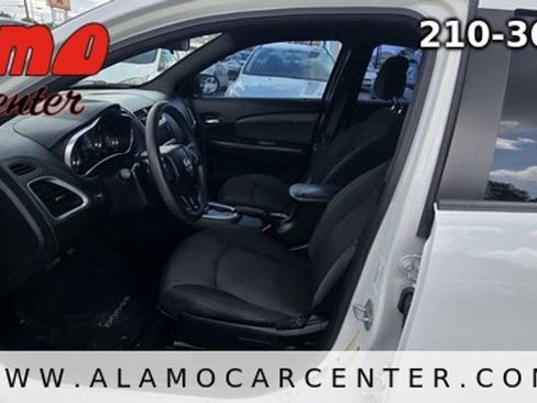 Used 2013 Dodge Avenger SE FWD image 30