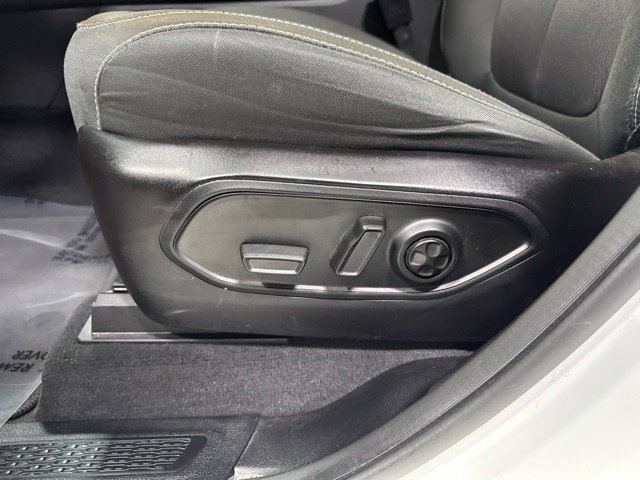 Used 2023 Jeep Grand Cherokee Laredo AWD/4WD image 4