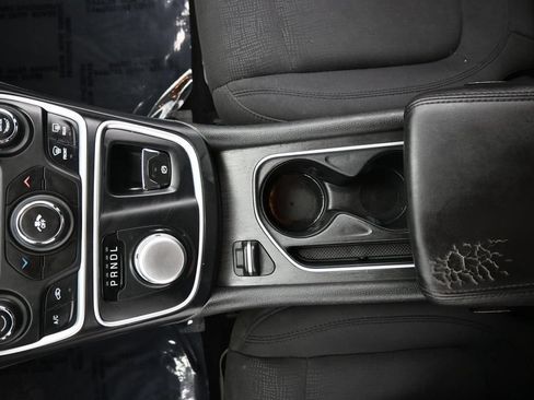 Used 2015 Chrysler 200 Limited FWD image 16