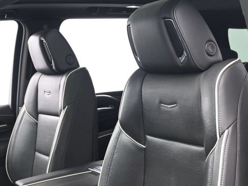 Used 2022 Cadillac Escalade ESV Premium Luxury AWD/4WD image 13