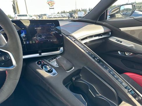 Used 2020 Chevrolet Corvette Stingray Premium Cpe w/ 3LT Preferred Equipment Group image 17