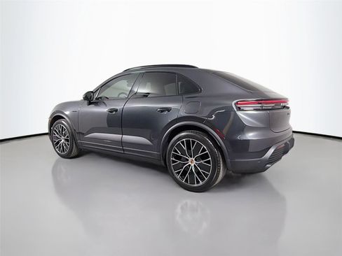 Used 2026 Porsche Macan Electric RWD image 3