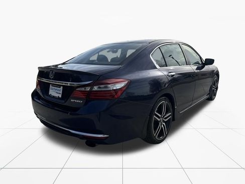Used 2017 Honda Accord Sport image 9