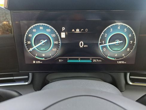 Used 2024 Hyundai Elantra SEL image 12