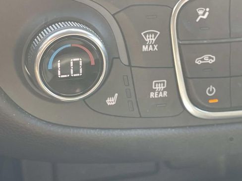 Used 2024 Chevrolet Equinox LT FWD image 19
