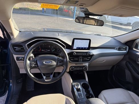 Used 2020 Ford Escape SEL image 13