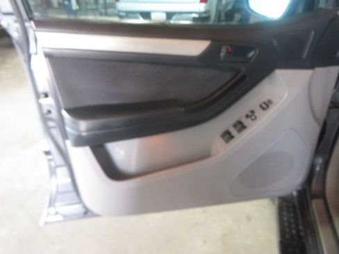 Used 2004 Toyota 4Runner 4WD image 17