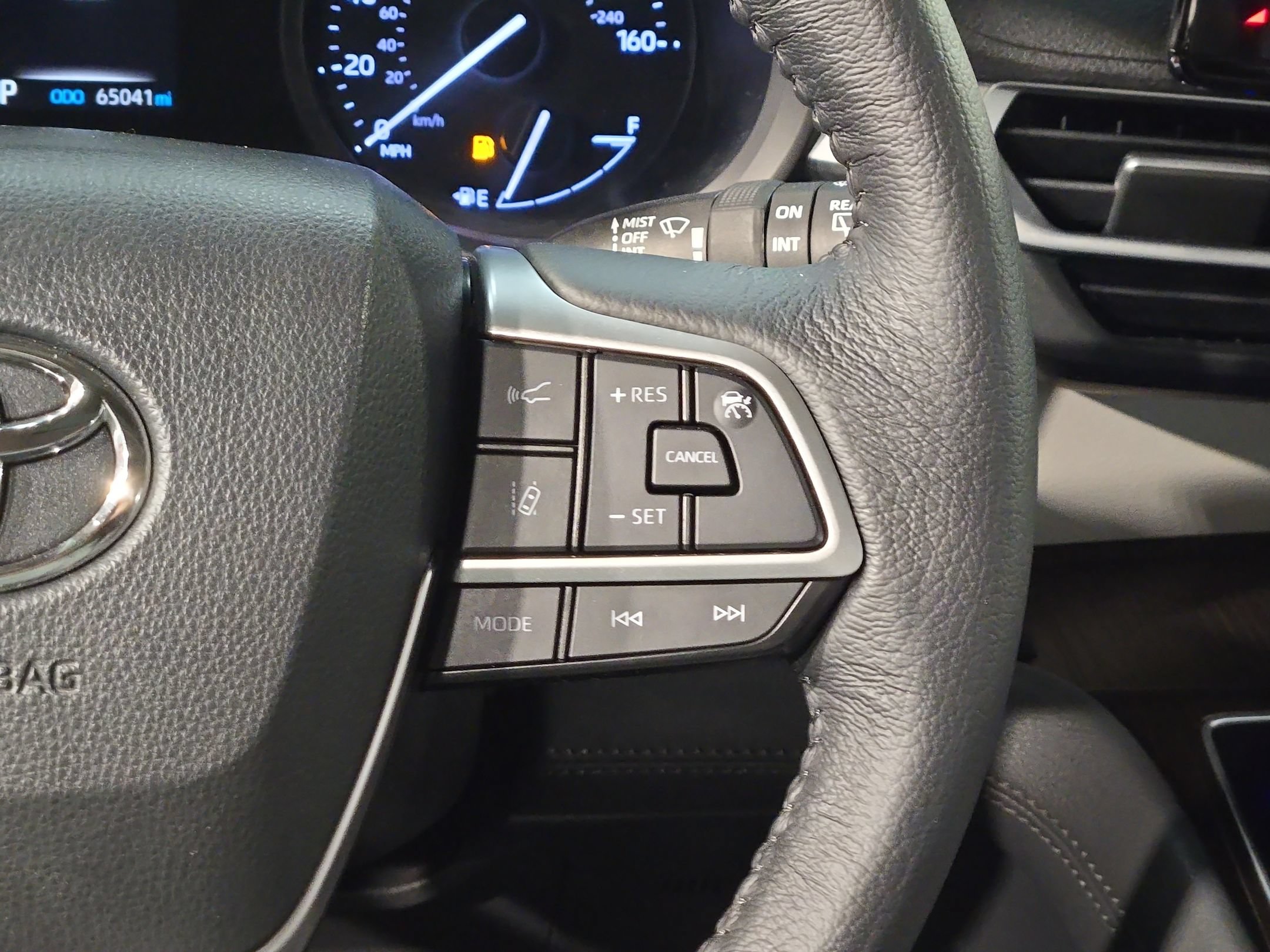 Used 2021 Toyota Sienna XLE FWD image 29