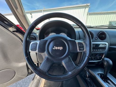 Used 2004 Jeep Liberty Limited w/ Security Group AWD/4WD image 21
