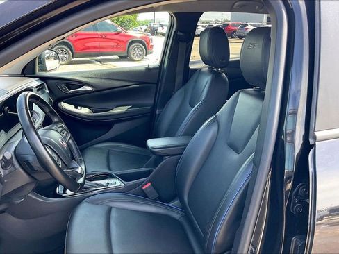 Used 2025 Buick Encore GX Sport Touring FWD image 18