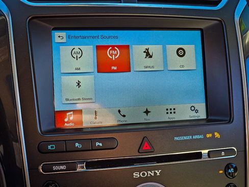 Used 2017 Ford Explorer Platinum image 27