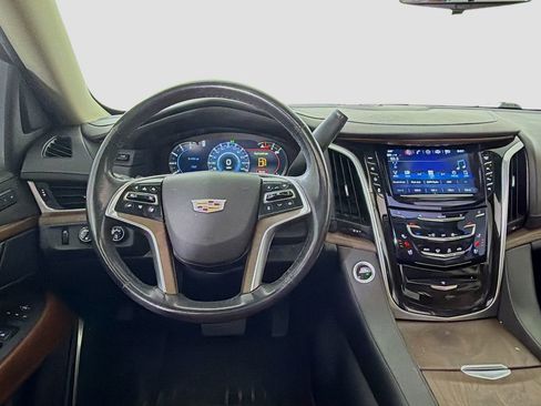 Used 2020 Cadillac Escalade Luxury image 27