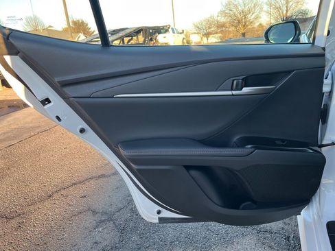 Used 2025 Toyota Camry XLE image 28