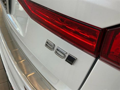 Certified 2024 Volvo XC60 B5 Plus image 17