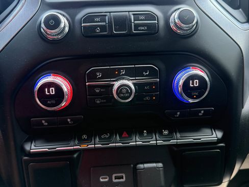 Used 2021 GMC Sierra 1500 Elevation image 18