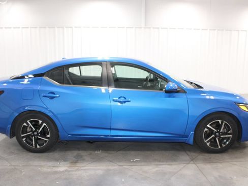 Used 2024 Nissan Sentra SV FWD image 11