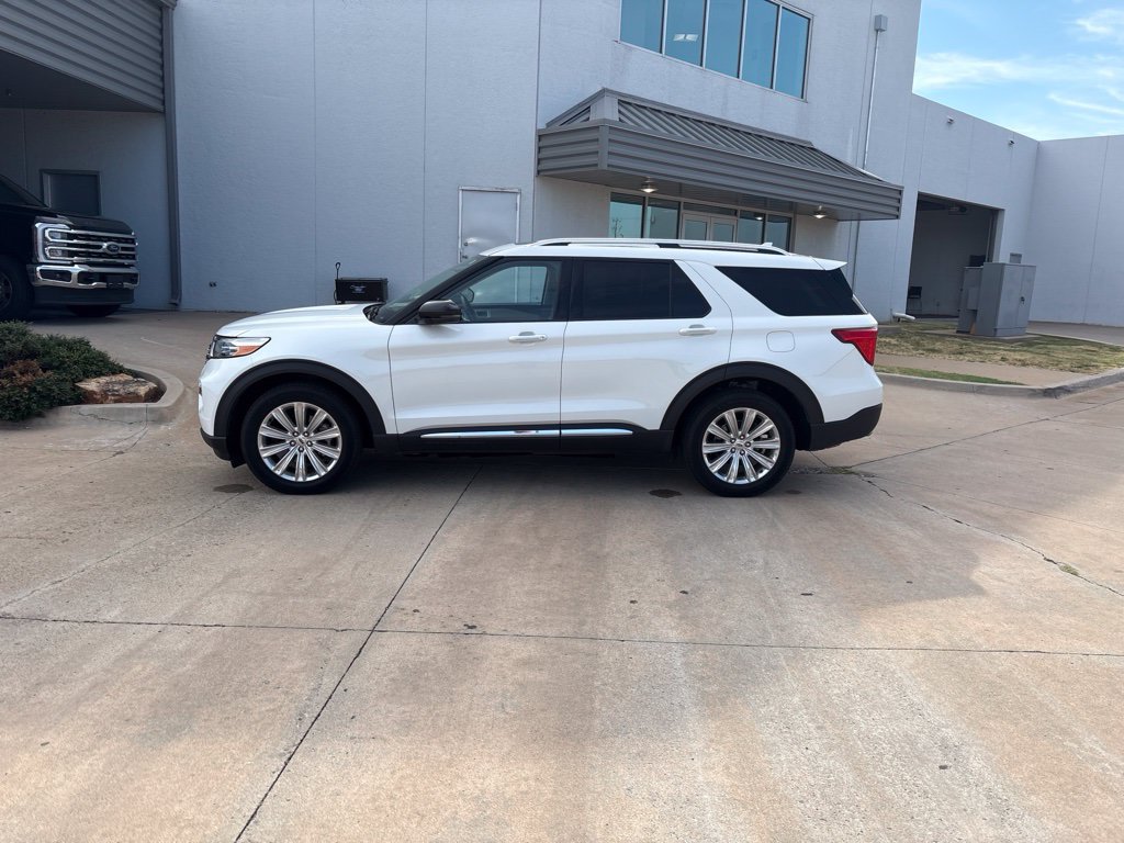 Used 2024 Ford Explorer Limited w/ Equipment Group 301A AWD/4WD image 7