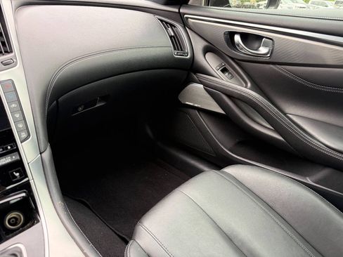 Used 2017 INFINITI Q60 3.0t w/ Premium Plus Package 3.0T RWD image 16
