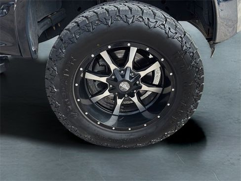 Used 2015 Ford F150 Lariat image 9