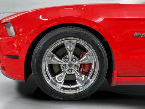 Used 2013 Ford Mustang GT RWD image 36