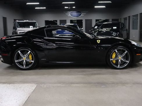 Used 2010 Ferrari California image 6