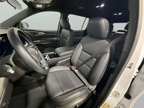 Used 2026 Chevrolet Traverse LT AWD/4WD image 11