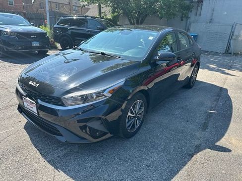 Used 2022 Kia Forte LXS FWD image 1