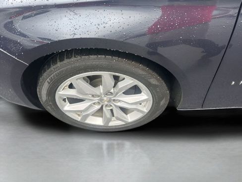 Used 2018 Chevrolet Impala LT w/ Sunroof and Spoiler Package image 19