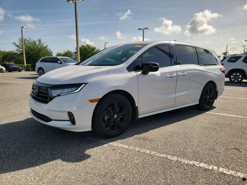 Used 2024 Honda Odyssey Sport image 2