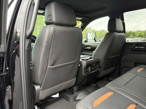 Used 2025 GMC Sierra 2500 AT4 w/ AT4 Premium Plus Package AWD/4WD image 25
