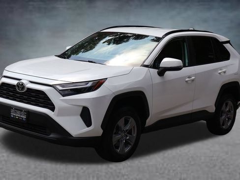 Used 2022 Toyota RAV4 XLE AWD/4WD image 23
