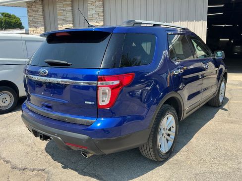 Used 2013 Ford Explorer XLT AWD/4WD image 3