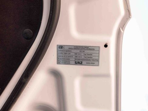 Used 2017 Genesis G90 5.0 Ultimate image 98