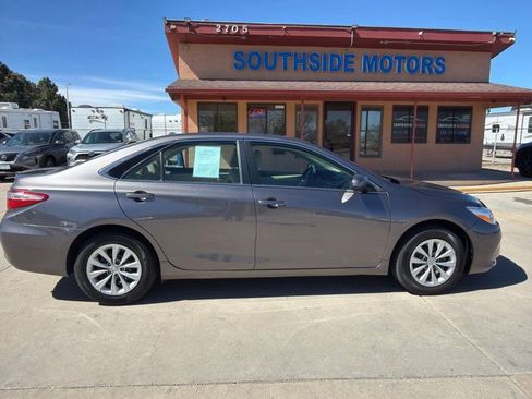Used 2015 Toyota Camry LE w/ Moonroof Package image 2