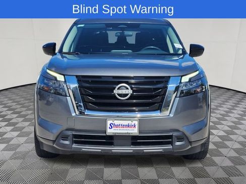 Used 2023 Nissan Pathfinder S FWD image 2