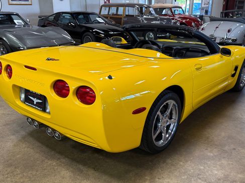 Used 2002 Chevrolet Corvette w/ Preferred Equipment Group2 image 18