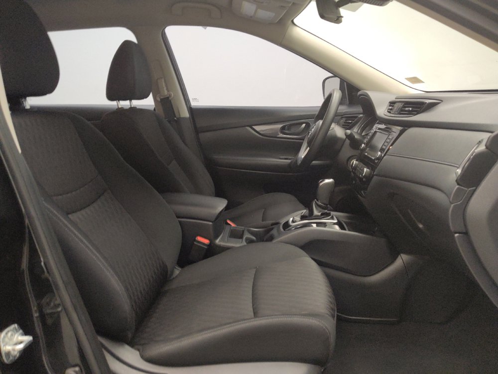 Used 2020 Nissan Rogue S FWD image 21