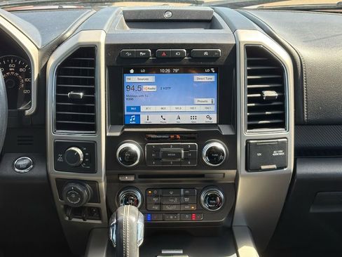 Used 2018 Ford F150 Lariat w/ Equipment Group 502A Luxury AWD/4WD image 17