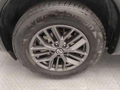 Used 2021 Nissan Rogue S FWD image 31