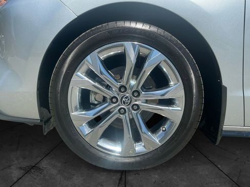 Used 2021 Toyota Sienna Platinum FWD image 15